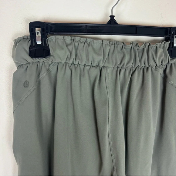 Lululemon Keep Moving Pants Size 6 Grey Sage B2 - Picture 7 of 8